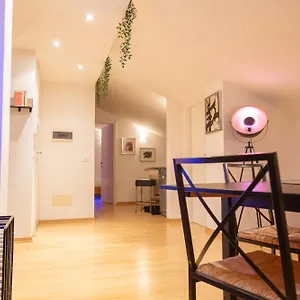 https://la-mansarda-modern-house.hotelinveneto.com